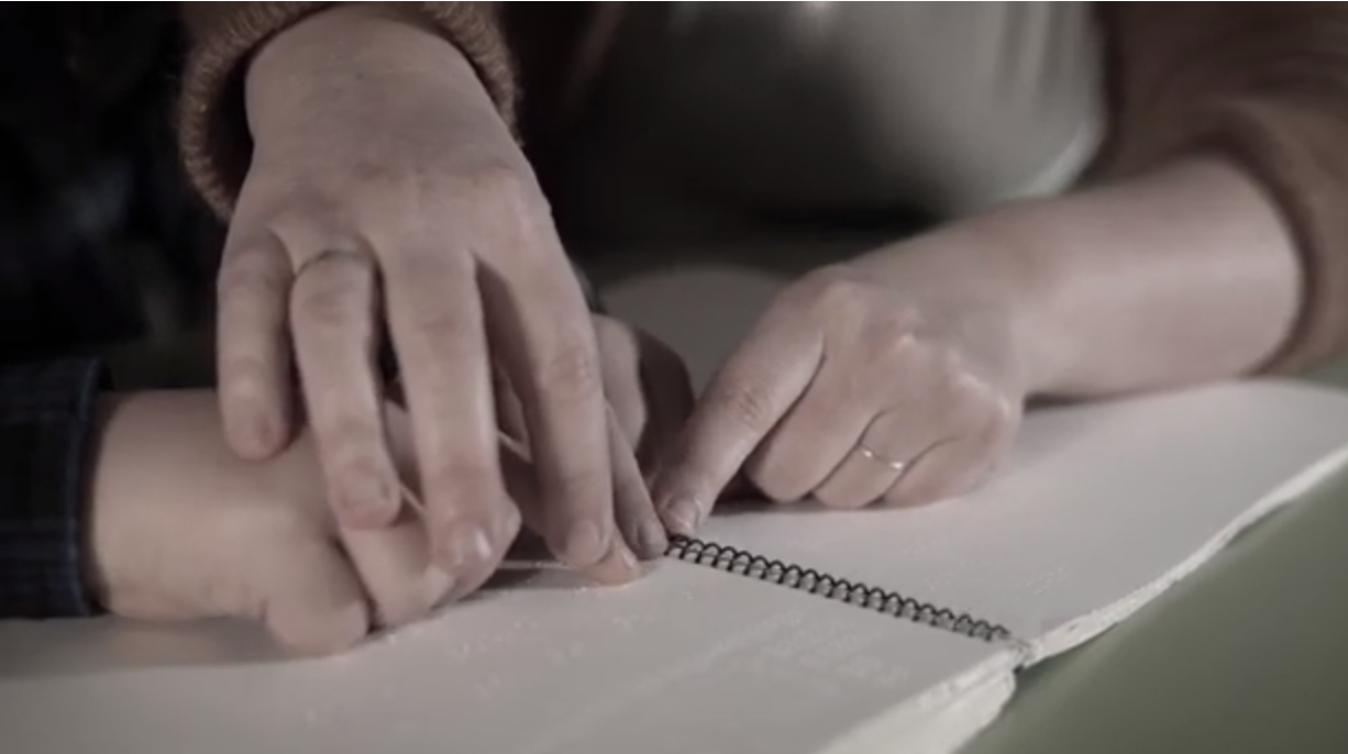 Educación presenta ‘Punttuka´, el primer método de aprendizaje de lectoescritura en Braille en euskera
